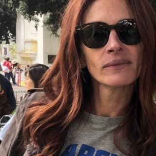 @juliaroberts